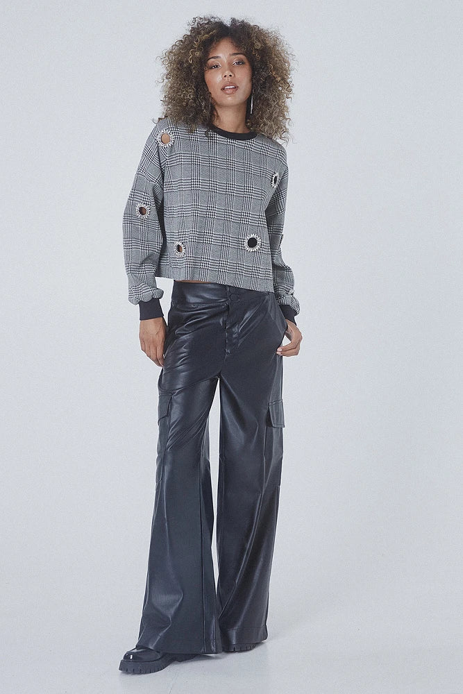 Pantalón ancho cargo efecto piel