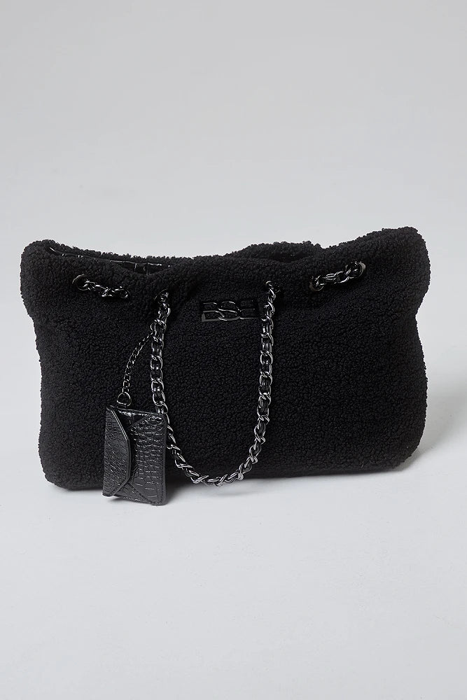 Bolso bandolera con cadena