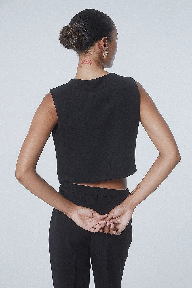 Chaleco corto con botones negro