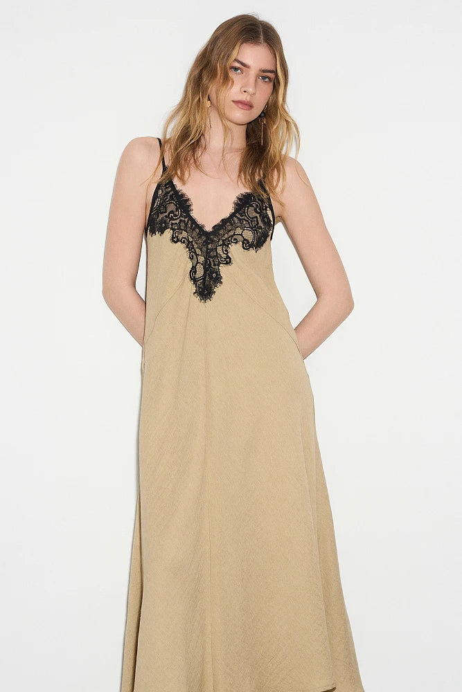 Vestido maxi con encaje
