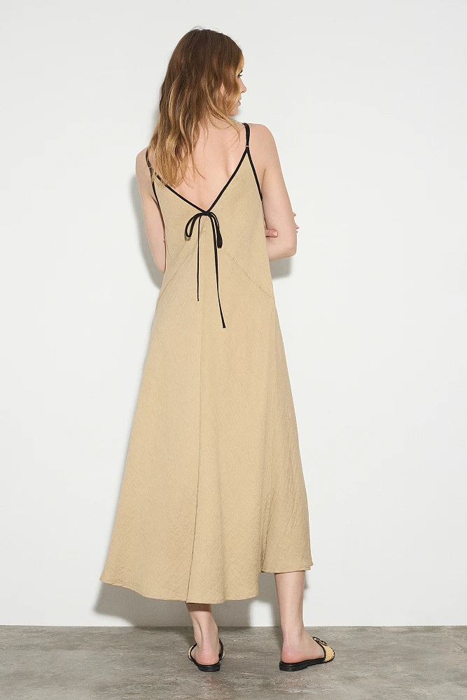 Vestido maxi con encaje