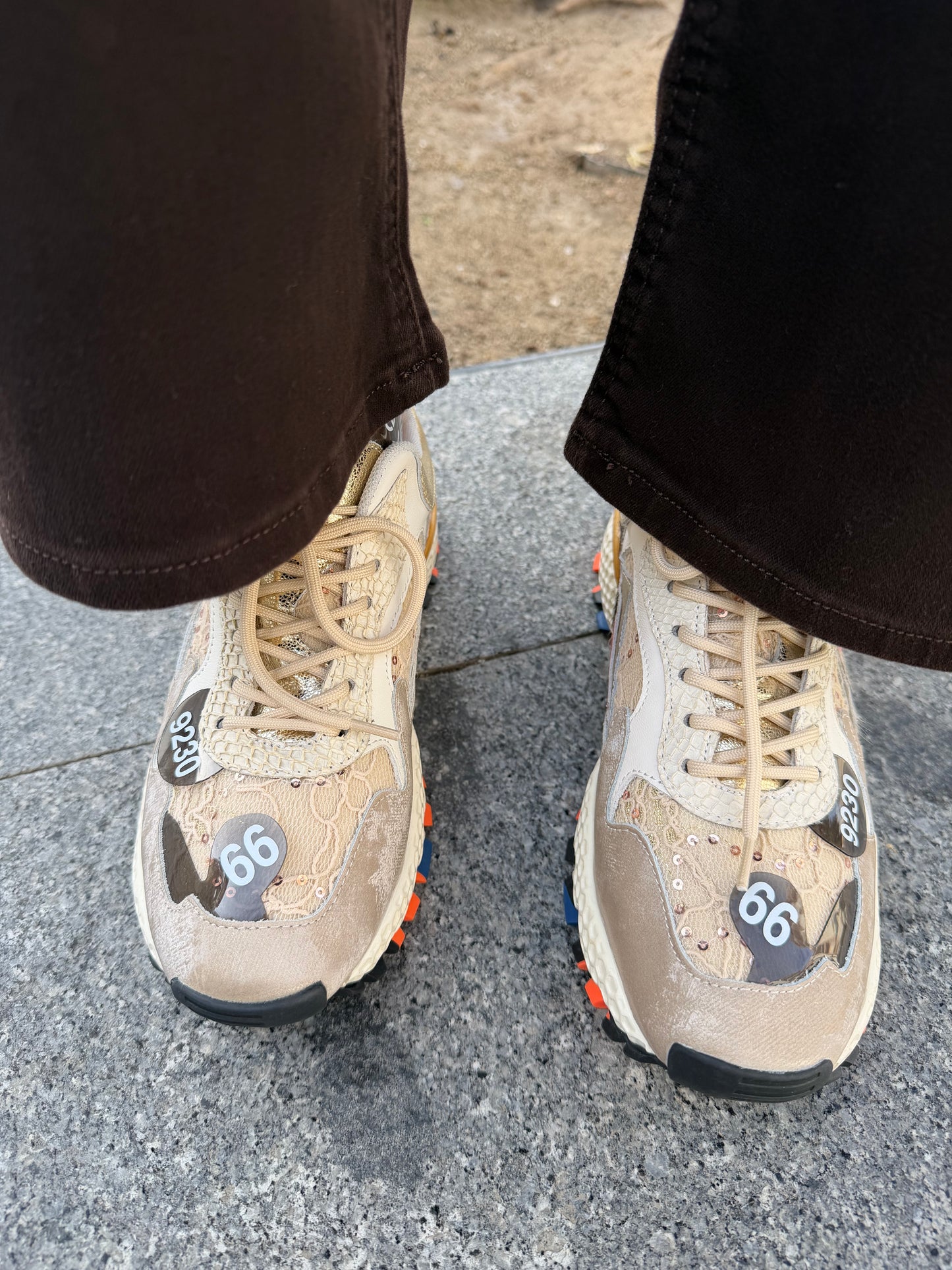 Zapatillas beige combinadas