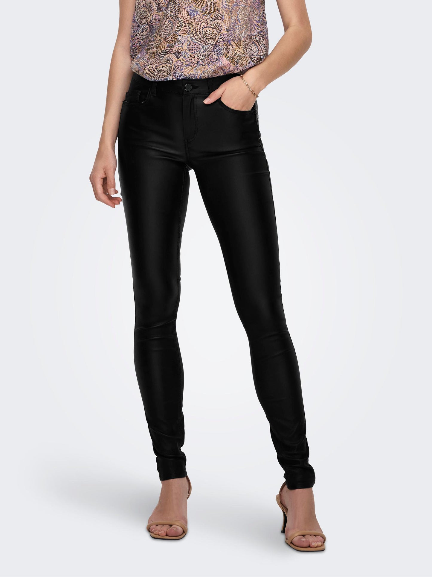 Pantalones poliuretano skinny