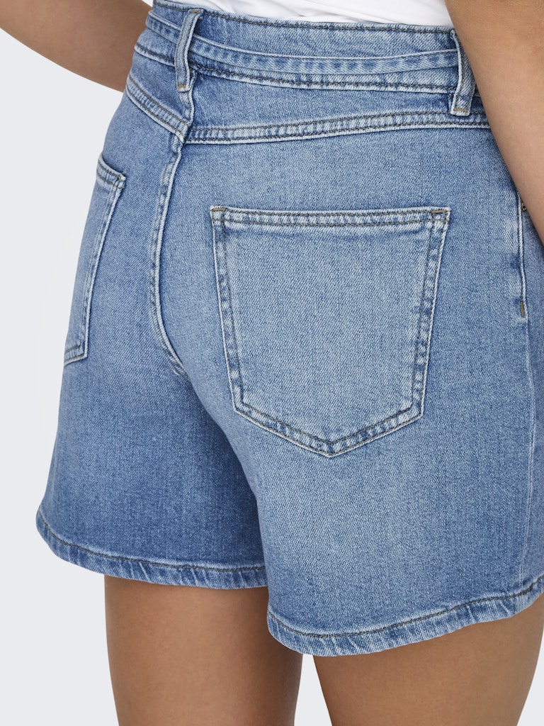 Short vaquero con cinturón Noos