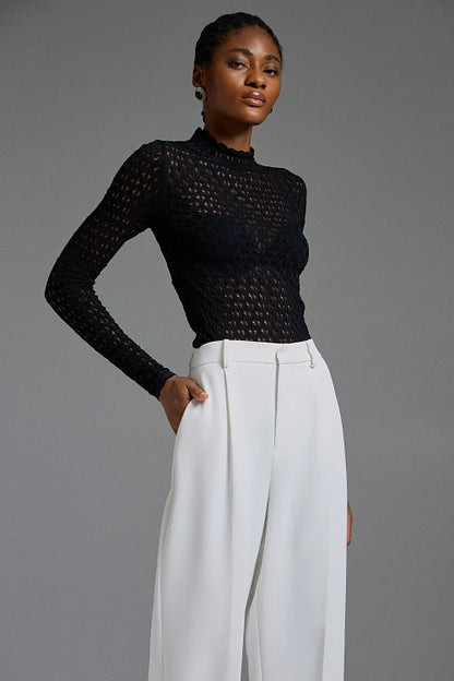 Blusa cutwork