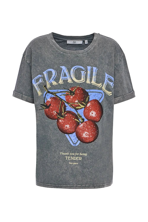 Camiseta efecto lavado con estampado “Fragile”