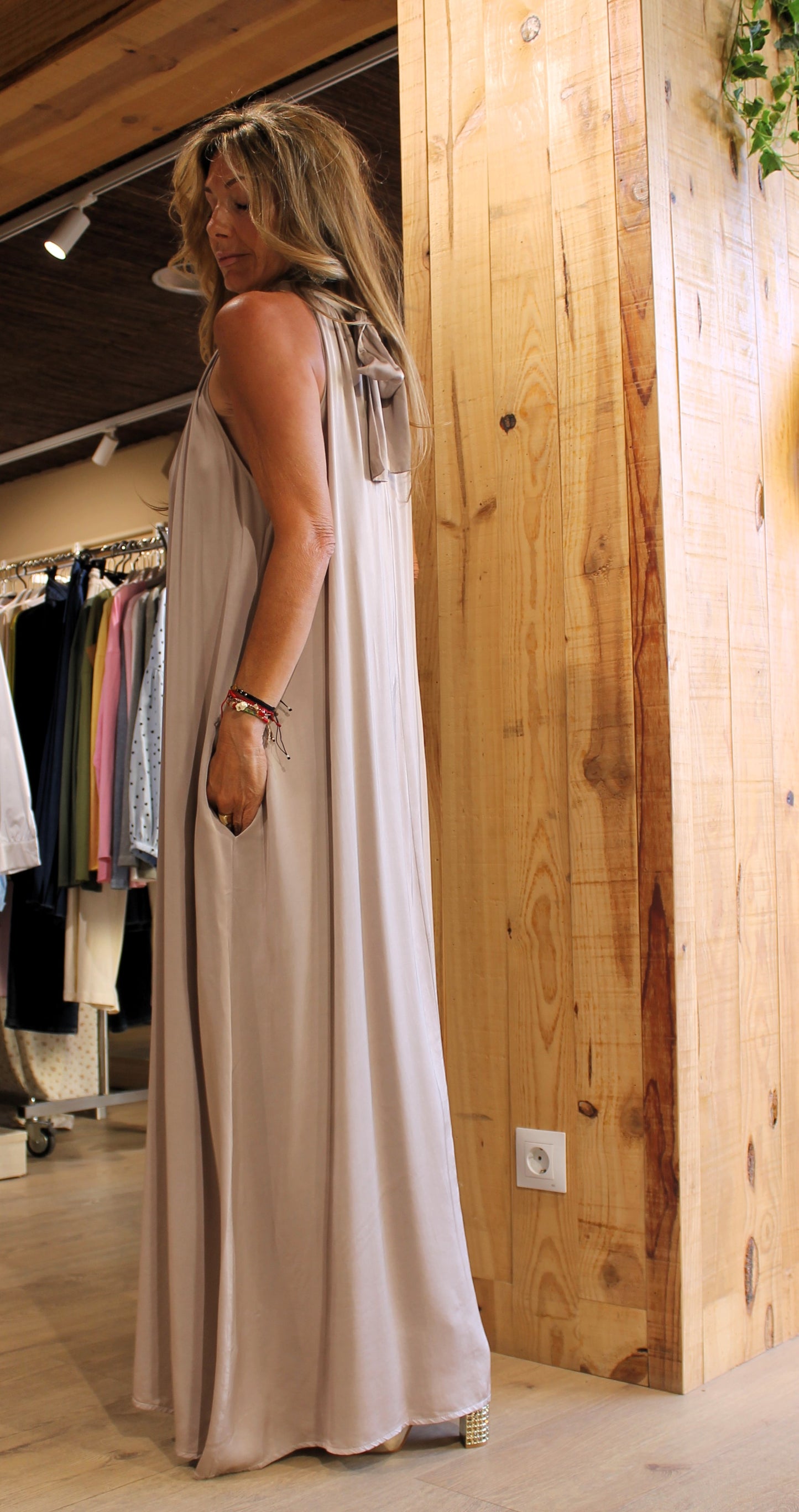 Vestido lencero con lazo