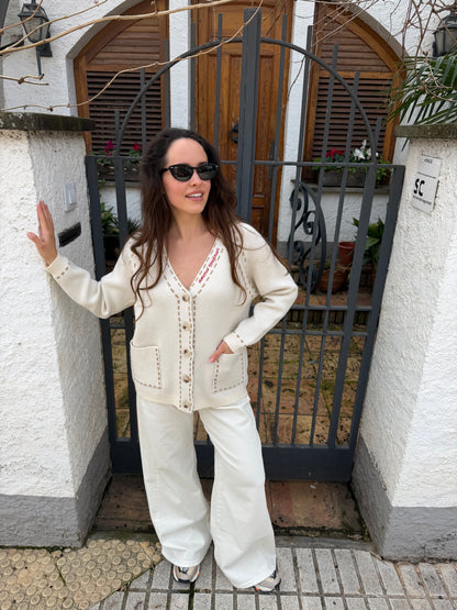 Chaqueta de punto con bordado y botones