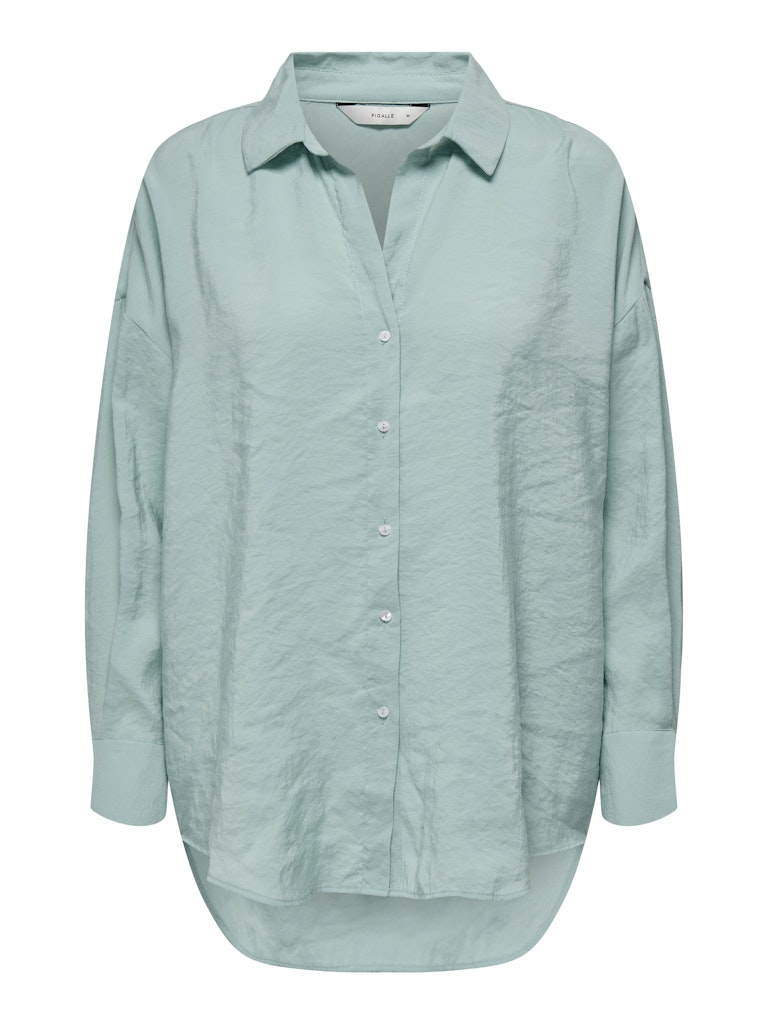 Camisa fluida de corte recto con botonadura frontal