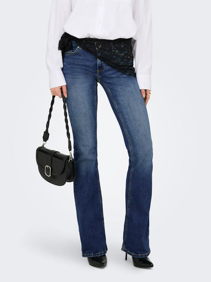 Vaquero flared de tiro medio con corte bootcut