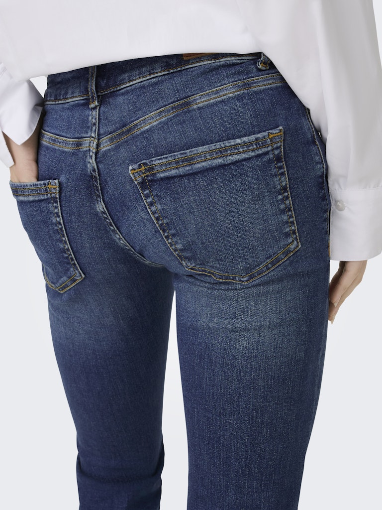 Vaquero flared de tiro medio con corte bootcut