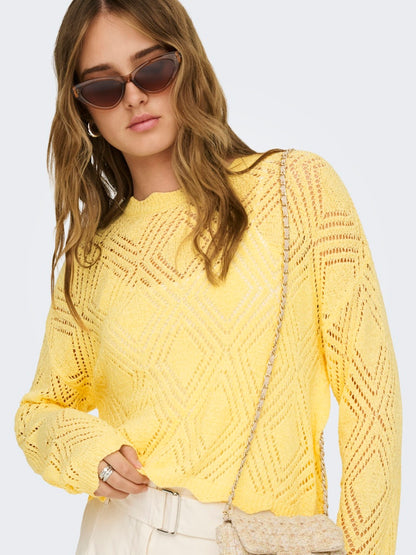 Top de punto calado amarillo