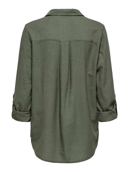 Blusa fluida de manga larga con botones