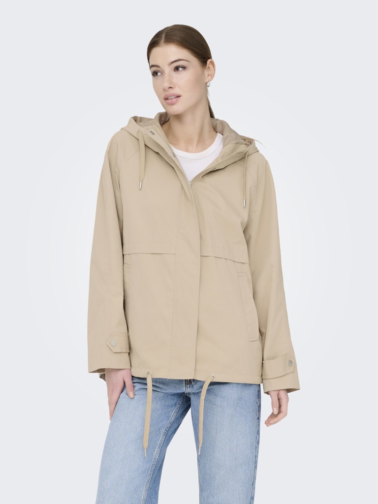 Chaqueta ligera beige con capucha