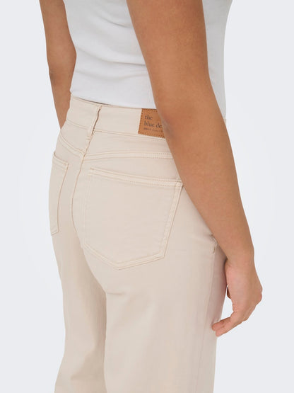 Pantalón recto de tiro medio con bolsillos