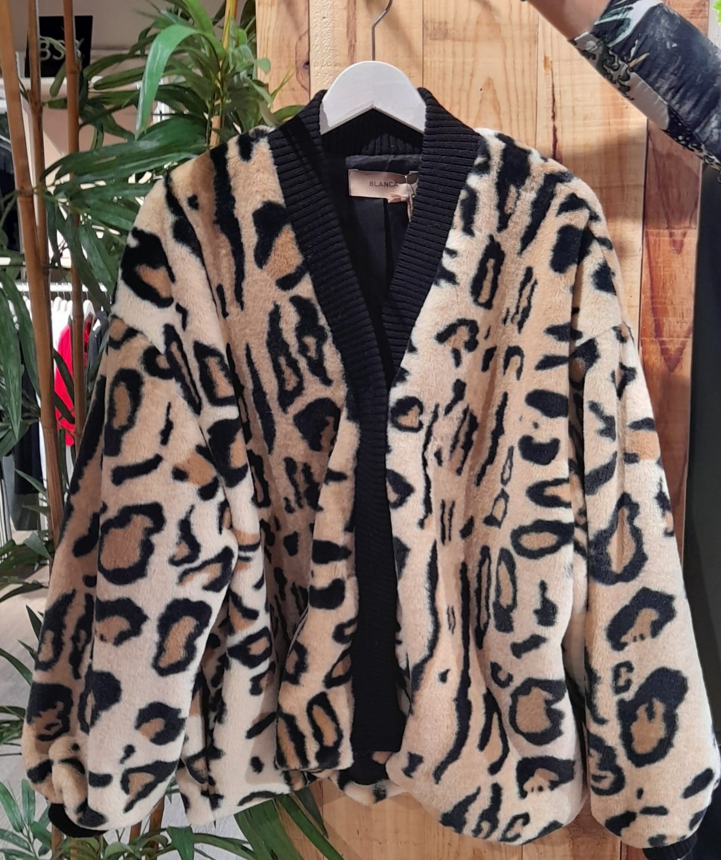 Chaqueta Midi Leo