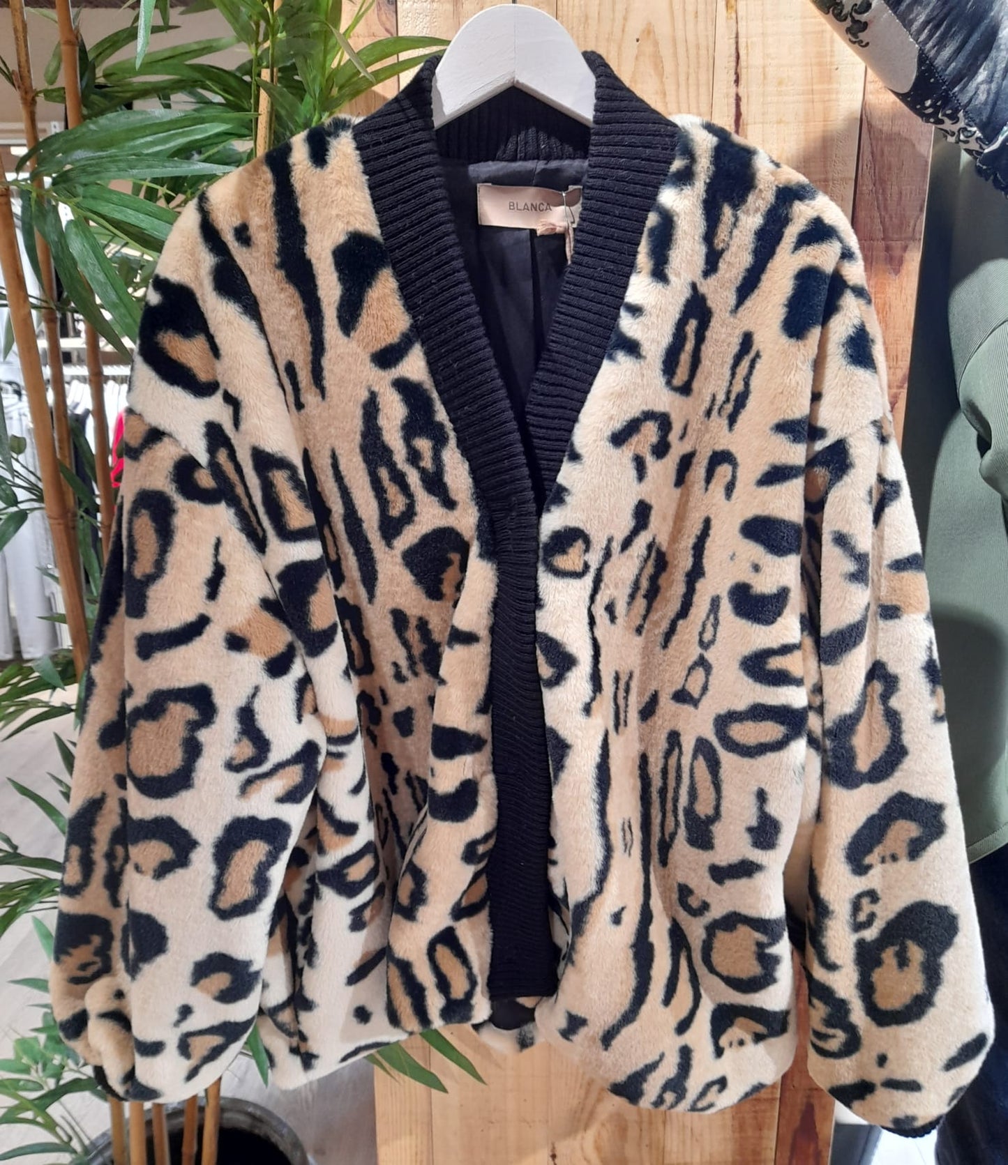 Chaqueta Midi Leo